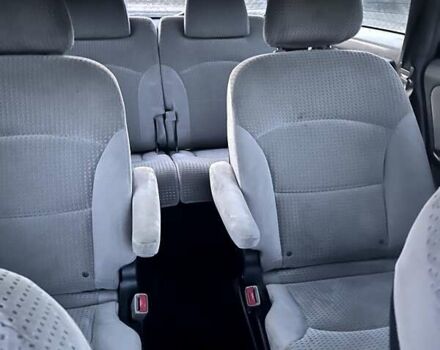 Червоний Міцубісі Грандіс, об'ємом двигуна 2.38 л та пробігом 341 тис. км за 3900 $, фото 12 на Automoto.ua