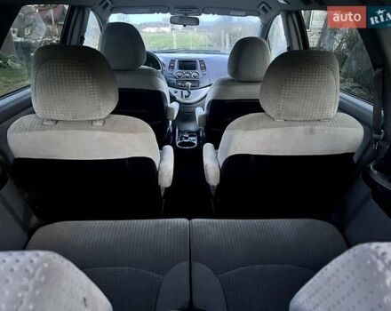 Червоний Міцубісі Грандіс, об'ємом двигуна 2.38 л та пробігом 341 тис. км за 3900 $, фото 10 на Automoto.ua