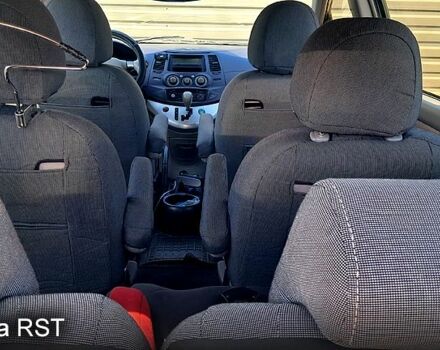 Мицубиси Грандис 2005 в Николаеве на Automoto.ua Красный Мицубиси Грандис, объемом двигателя 1.5 л и пробегом 300 тыс. км за 5300 $, фото 6 на Automoto.ua