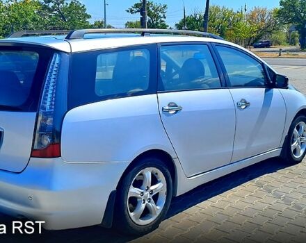 Мицубиси Грандис 2005 в Николаеве на Automoto.ua Красный Мицубиси Грандис, объемом двигателя 1.5 л и пробегом 300 тыс. км за 5300 $, фото 3 на Automoto.ua