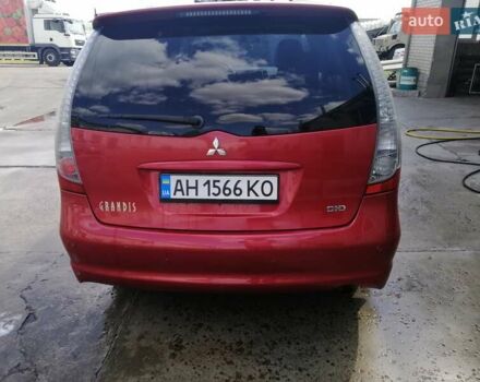 Красный Мицубиси Грандис, объемом двигателя 1.97 л и пробегом 235 тыс. км за 7100 $, фото 3 на Automoto.ua