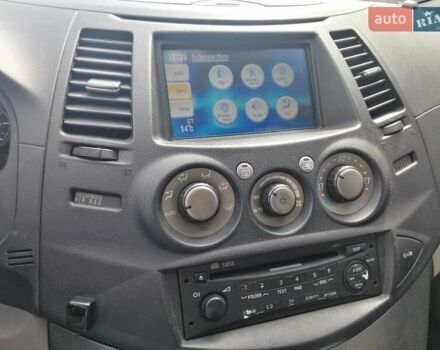 Красный Мицубиси Грандис, объемом двигателя 1.97 л и пробегом 235 тыс. км за 7100 $, фото 8 на Automoto.ua