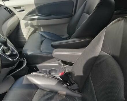 Красный Мицубиси Грандис, объемом двигателя 1.97 л и пробегом 235 тыс. км за 7100 $, фото 9 на Automoto.ua