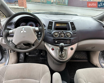 Серый Мицубиси Грандис, объемом двигателя 2.4 л и пробегом 263 тыс. км за 5300 $, фото 10 на Automoto.ua