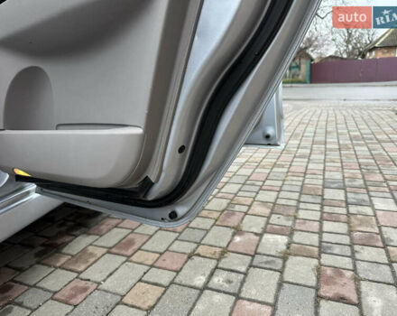 Серый Мицубиси Грандис, объемом двигателя 2.4 л и пробегом 263 тыс. км за 5300 $, фото 13 на Automoto.ua