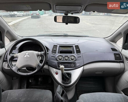 Сірий Міцубісі Грандіс, об'ємом двигуна 2.4 л та пробігом 286 тис. км за 4350 $, фото 8 на Automoto.ua