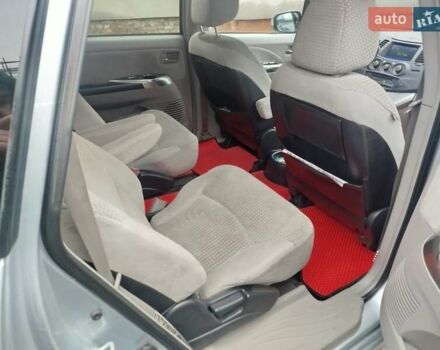 Сірий Міцубісі Грандіс, об'ємом двигуна 2.4 л та пробігом 289 тис. км за 6000 $, фото 9 на Automoto.ua