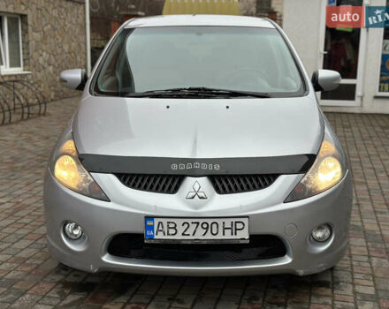 Серый Мицубиси Грандис, объемом двигателя 2.4 л и пробегом 263 тыс. км за 5300 $, фото 7 на Automoto.ua