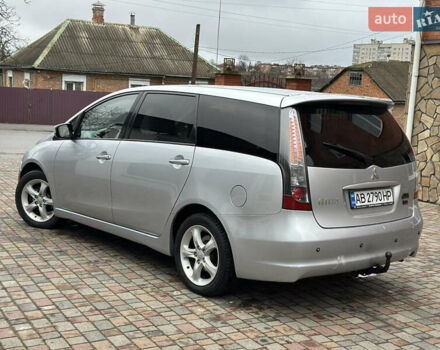 Серый Мицубиси Грандис, объемом двигателя 2.4 л и пробегом 263 тыс. км за 5300 $, фото 1 на Automoto.ua