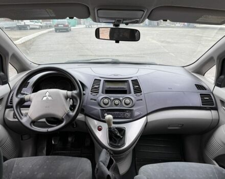 Сірий Міцубісі Грандіс, об'ємом двигуна 2.4 л та пробігом 286 тис. км за 4350 $, фото 9 на Automoto.ua