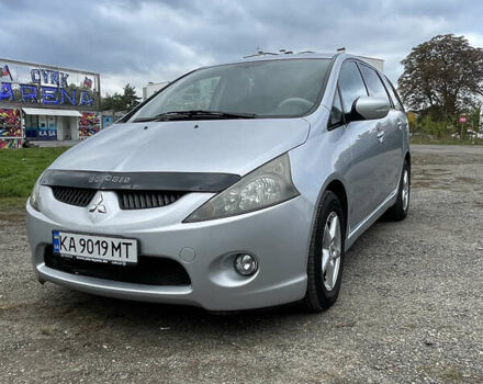 Сірий Міцубісі Грандіс, об'ємом двигуна 2.4 л та пробігом 282 тис. км за 5200 $, фото 2 на Automoto.ua