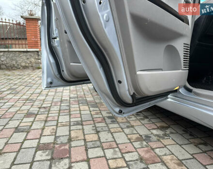 Серый Мицубиси Грандис, объемом двигателя 2.4 л и пробегом 263 тыс. км за 5300 $, фото 14 на Automoto.ua