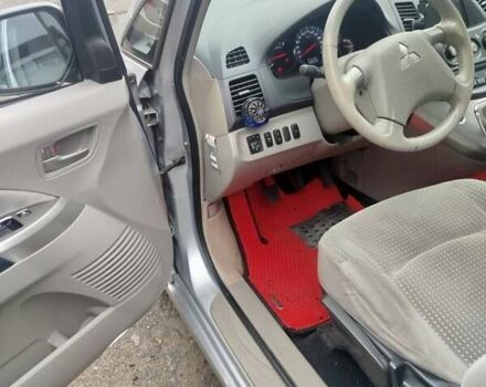 Сірий Міцубісі Грандіс, об'ємом двигуна 2.4 л та пробігом 289 тис. км за 6000 $, фото 1 на Automoto.ua