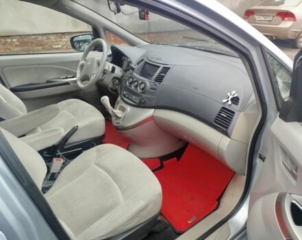 Сірий Міцубісі Грандіс, об'ємом двигуна 2.4 л та пробігом 288 тис. км за 6000 $, фото 3 на Automoto.ua