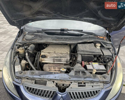 Сірий Міцубісі Грандіс, об'ємом двигуна 2.4 л та пробігом 396 тис. км за 3999 $, фото 35 на Automoto.ua