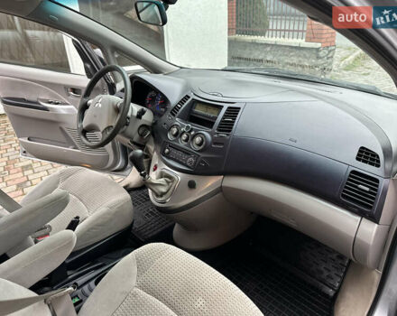 Серый Мицубиси Грандис, объемом двигателя 2.4 л и пробегом 263 тыс. км за 5300 $, фото 9 на Automoto.ua