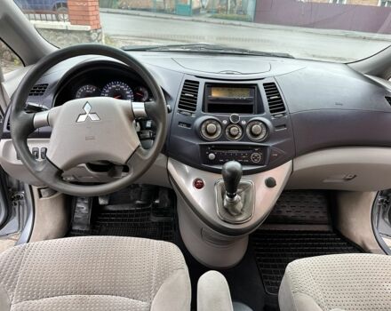 Серый Мицубиси Грандис, объемом двигателя 2.4 л и пробегом 263 тыс. км за 5300 $, фото 12 на Automoto.ua