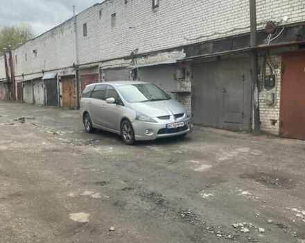 Серый Мицубиси Грандис, объемом двигателя 1.97 л и пробегом 315 тыс. км за 5000 $, фото 2 на Automoto.ua