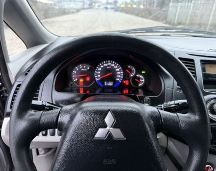 Серый Мицубиси Грандис, объемом двигателя 2 л и пробегом 200 тыс. км за 2450 $, фото 14 на Automoto.ua