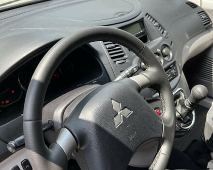 Серый Мицубиси Грандис, объемом двигателя 2 л и пробегом 285 тыс. км за 7000 $, фото 13 на Automoto.ua