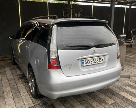 Сірий Міцубісі Грандіс, об'ємом двигуна 2.38 л та пробігом 430 тис. км за 5900 $, фото 8 на Automoto.ua