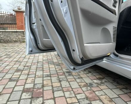 Серый Мицубиси Грандис, объемом двигателя 2.4 л и пробегом 263 тыс. км за 5300 $, фото 15 на Automoto.ua