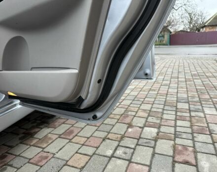 Серый Мицубиси Грандис, объемом двигателя 2.4 л и пробегом 263 тыс. км за 5300 $, фото 16 на Automoto.ua