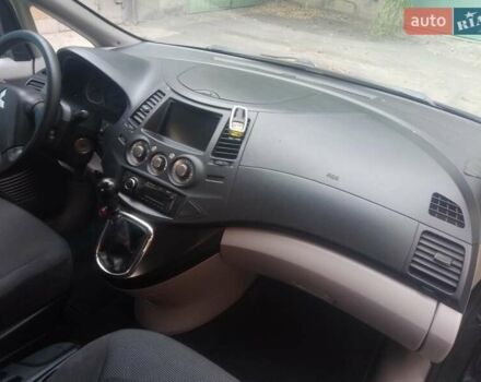 Серый Мицубиси Грандис, объемом двигателя 1.97 л и пробегом 313 тыс. км за 5000 $, фото 11 на Automoto.ua