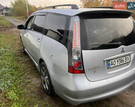 Сірий Міцубісі Грандіс, об'ємом двигуна 2.38 л та пробігом 430 тис. км за 5900 $, фото 4 на Automoto.ua