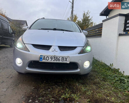 Сірий Міцубісі Грандіс, об'ємом двигуна 2.38 л та пробігом 430 тис. км за 5900 $, фото 1 на Automoto.ua