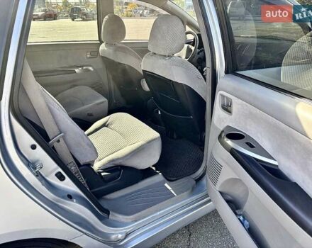 Серый Мицубиси Грандис, объемом двигателя 2.4 л и пробегом 227 тыс. км за 5100 $, фото 5 на Automoto.ua