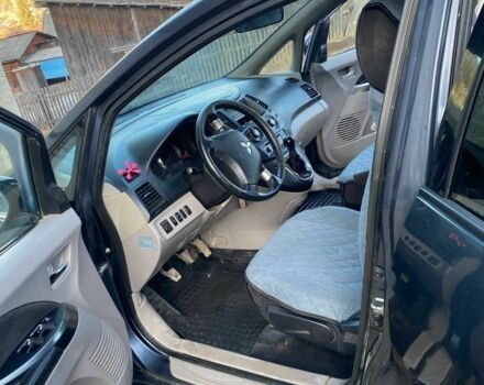 Серый Мицубиси Грандис, объемом двигателя 2 л и пробегом 280 тыс. км за 5800 $, фото 7 на Automoto.ua