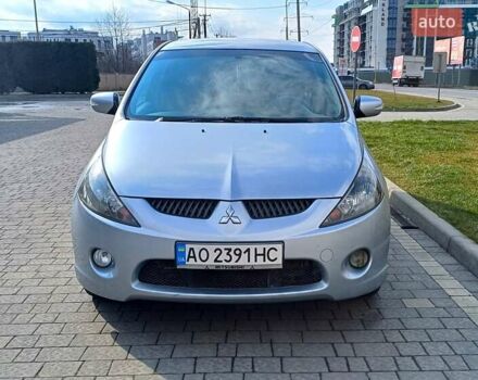 Сірий Міцубісі Грандіс, об'ємом двигуна 2 л та пробігом 290 тис. км за 6200 $, фото 3 на Automoto.ua