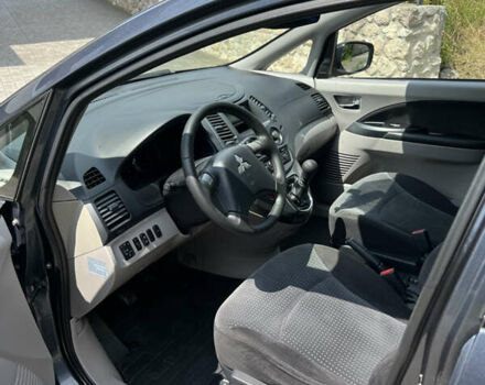 Серый Мицубиси Грандис, объемом двигателя 2 л и пробегом 285 тыс. км за 7000 $, фото 15 на Automoto.ua