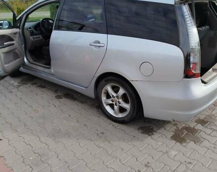 Міцубісі Грандіс 2006 у Мукачеве на Automoto.ua Сірий Міцубісі Грандіс, об'ємом двигуна 2 л та пробігом 400 тис. км за 6200 $, фото 3 на Automoto.ua