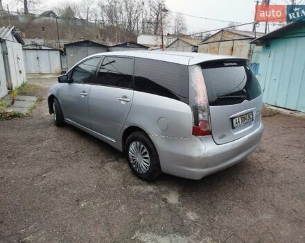 Сірий Міцубісі Грандіс, об'ємом двигуна 2.4 л та пробігом 375 тис. км за 3299 $, фото 10 на Automoto.ua