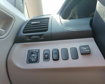 Серый Мицубиси Грандис, объемом двигателя 2.4 л и пробегом 245 тыс. км за 5100 $, фото 5 на Automoto.ua