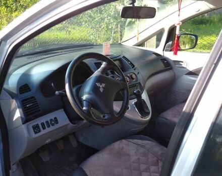 Сірий Міцубісі Грандіс, об'ємом двигуна 2.38 л та пробігом 245 тис. км за 5550 $, фото 1 на Automoto.ua