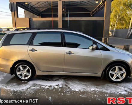 Серый Мицубиси Грандис, объемом двигателя 2.4 л и пробегом 277 тыс. км за 6000 $, фото 2 на Automoto.ua