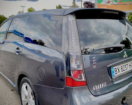 Серый Мицубиси Грандис, объемом двигателя 1.97 л и пробегом 310 тыс. км за 5200 $, фото 5 на Automoto.ua