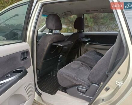 Сірий Міцубісі Грандіс, об'ємом двигуна 2.4 л та пробігом 246 тис. км за 6200 $, фото 22 на Automoto.ua