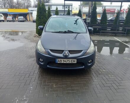 Сірий Міцубісі Грандіс, об'ємом двигуна 2 л та пробігом 320 тис. км за 6550 $, фото 2 на Automoto.ua