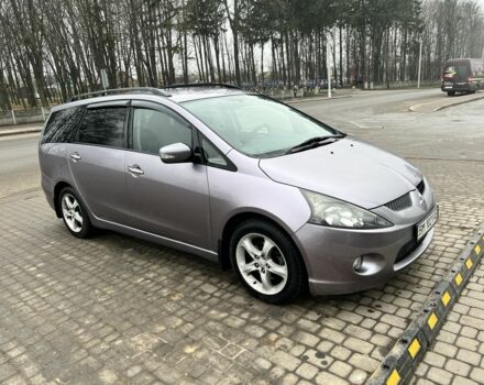 Серый Мицубиси Грандис, объемом двигателя 2.4 л и пробегом 210 тыс. км за 6800 $, фото 1 на Automoto.ua