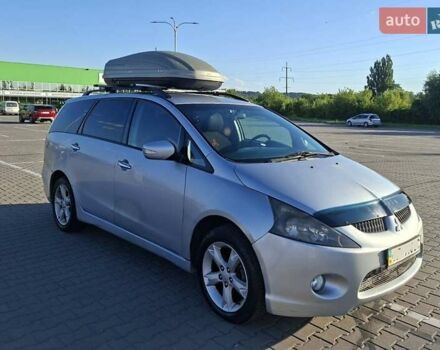 Серый Мицубиси Грандис, объемом двигателя 2.38 л и пробегом 215 тыс. км за 4619 $, фото 1 на Automoto.ua