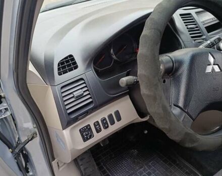 Серый Мицубиси Грандис, объемом двигателя 2 л и пробегом 252 тыс. км за 4999 $, фото 17 на Automoto.ua