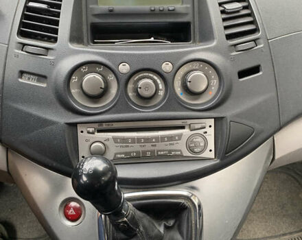 Серый Мицубиси Грандис, объемом двигателя 1.97 л и пробегом 394 тыс. км за 5600 $, фото 9 на Automoto.ua