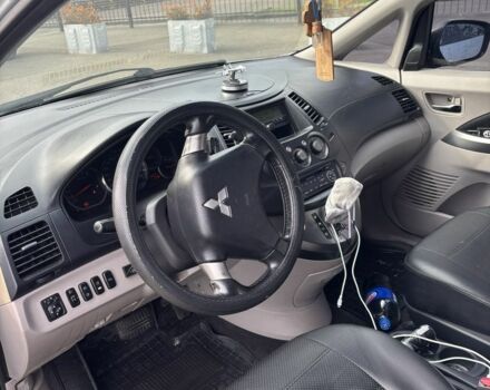 Серый Мицубиси Грандис, объемом двигателя 2.4 л и пробегом 439 тыс. км за 6000 $, фото 10 на Automoto.ua