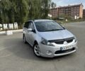 Серый Мицубиси Грандис, объемом двигателя 2.4 л и пробегом 439 тыс. км за 6000 $, фото 1 на Automoto.ua