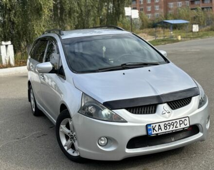 Серый Мицубиси Грандис, объемом двигателя 2.4 л и пробегом 439 тыс. км за 6000 $, фото 2 на Automoto.ua