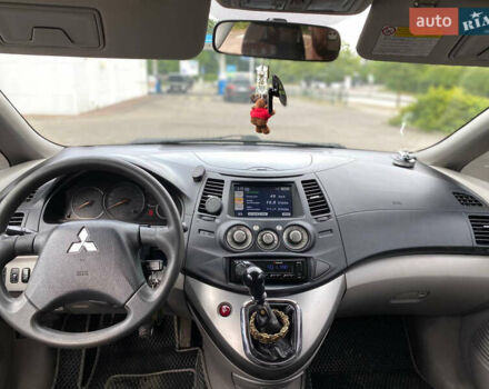 Серый Мицубиси Грандис, объемом двигателя 1.97 л и пробегом 310 тыс. км за 5200 $, фото 3 на Automoto.ua